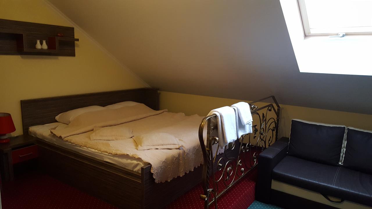 Zielony Dworek Kraśnik Buitenkant foto
