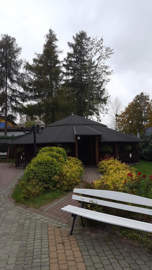 Zielony Dworek Kraśnik Buitenkant foto